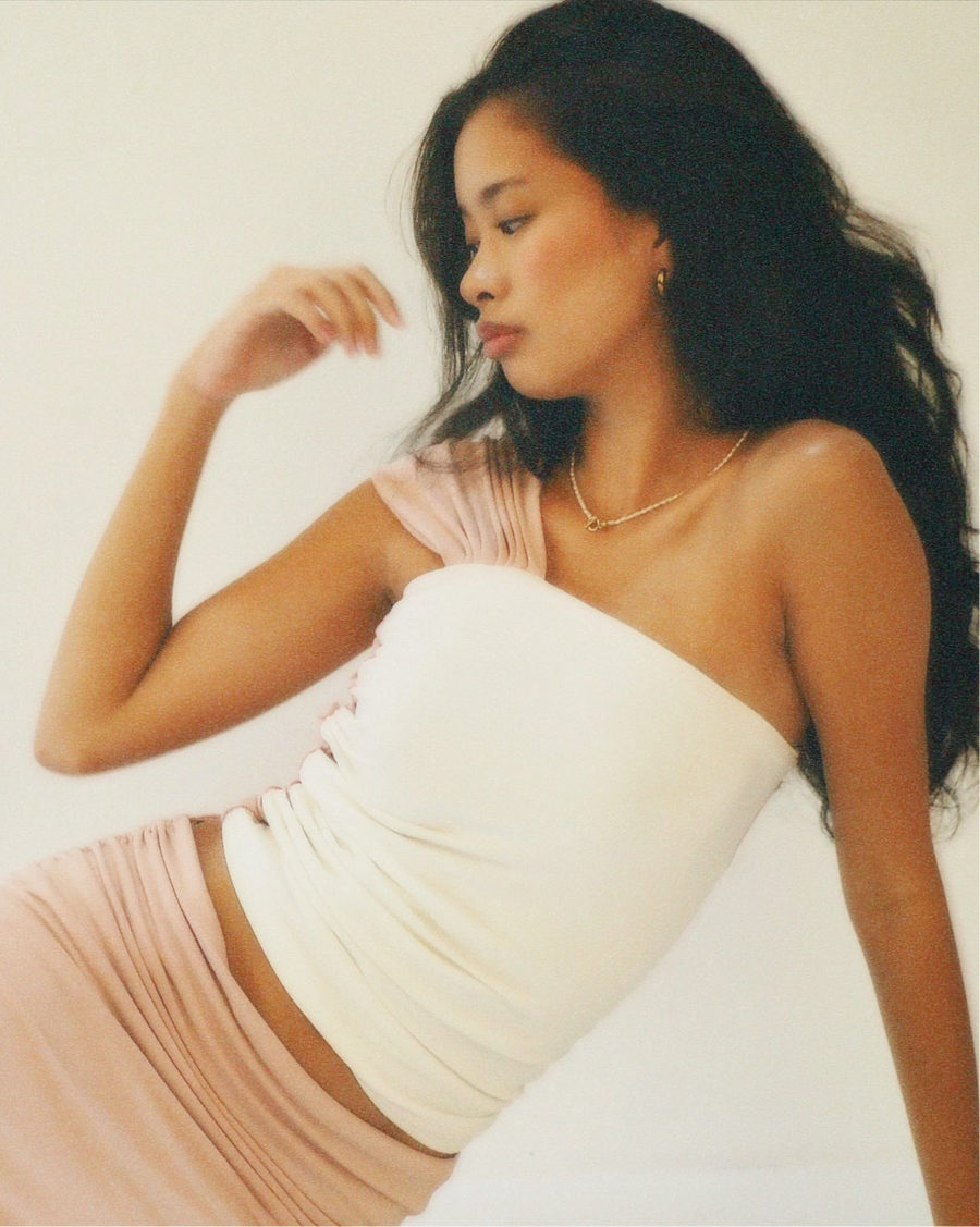 Aura in English Rose